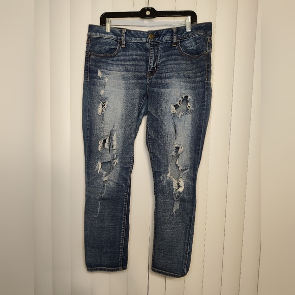 American Eagle Outfitters Denim - American Eagle Outfitters Distressed Jegging